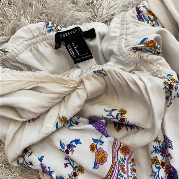 Forever 21 romper with flare arms - Picture 4 of 4